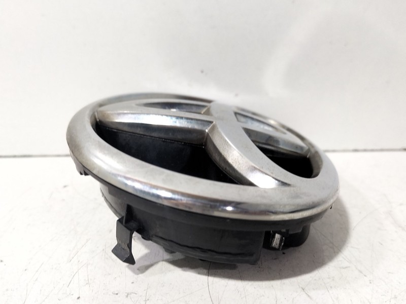 Recambio de rejilla paragolpes central para toyota auris (_e15_) 1.4 d-4d (nde150_) referencia OEM IAM 7531102140  