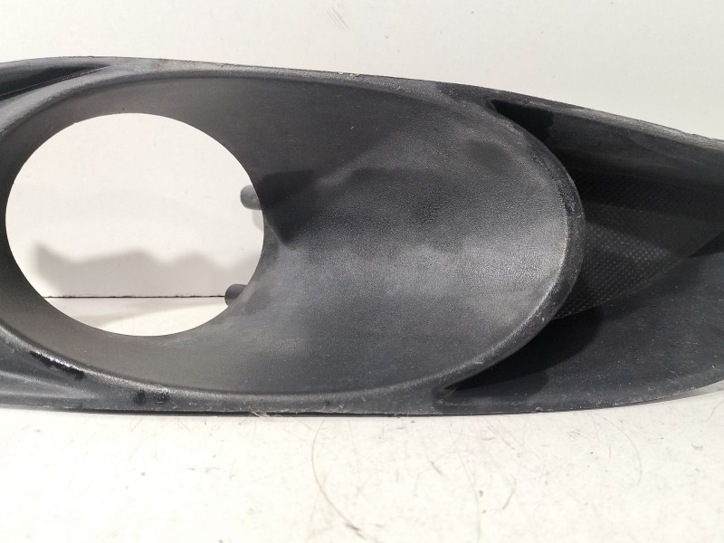 Recambio de rejilla paragolpes izquierda para toyota auris (_e15_) 1.4 d-4d (nde150_) referencia OEM IAM 8148202040  