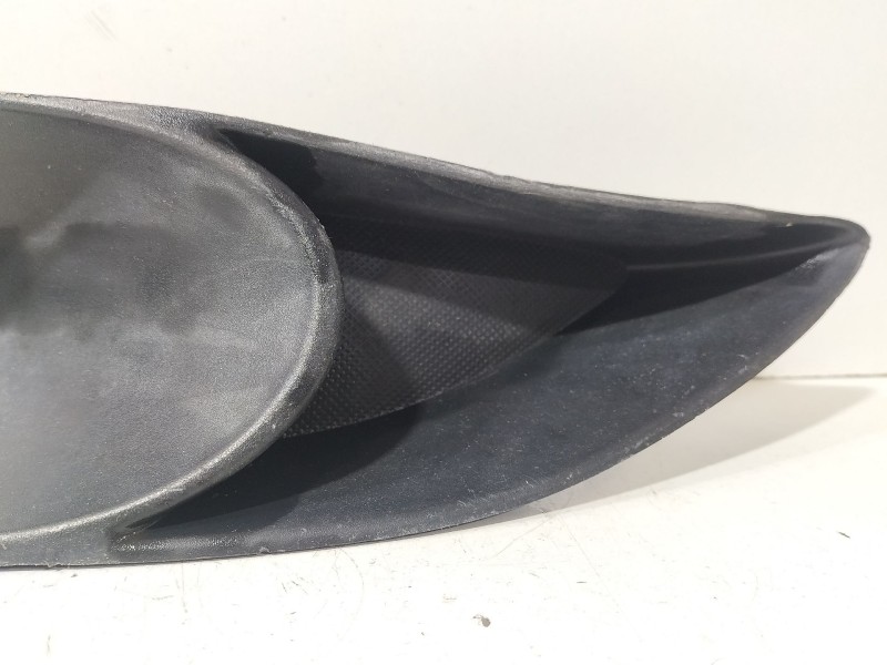 Recambio de rejilla paragolpes izquierda para toyota auris (_e15_) 1.4 d-4d (nde150_) referencia OEM IAM 8148202040  