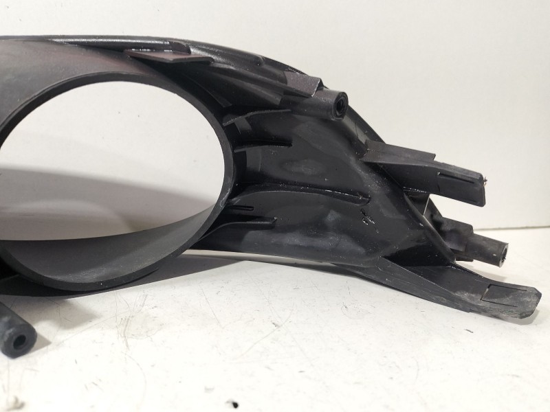 Recambio de rejilla paragolpes izquierda para toyota auris (_e15_) 1.4 d-4d (nde150_) referencia OEM IAM 8148202040  