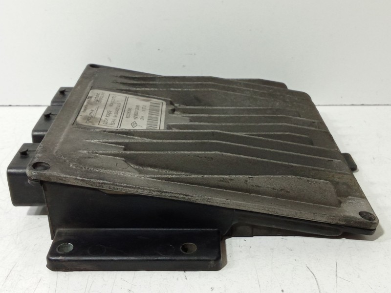 Recambio de centralita motor uce para renault clio ii (bb_, cb_) 1.5 dci (b/cb07) referencia OEM IAM 8200180595  