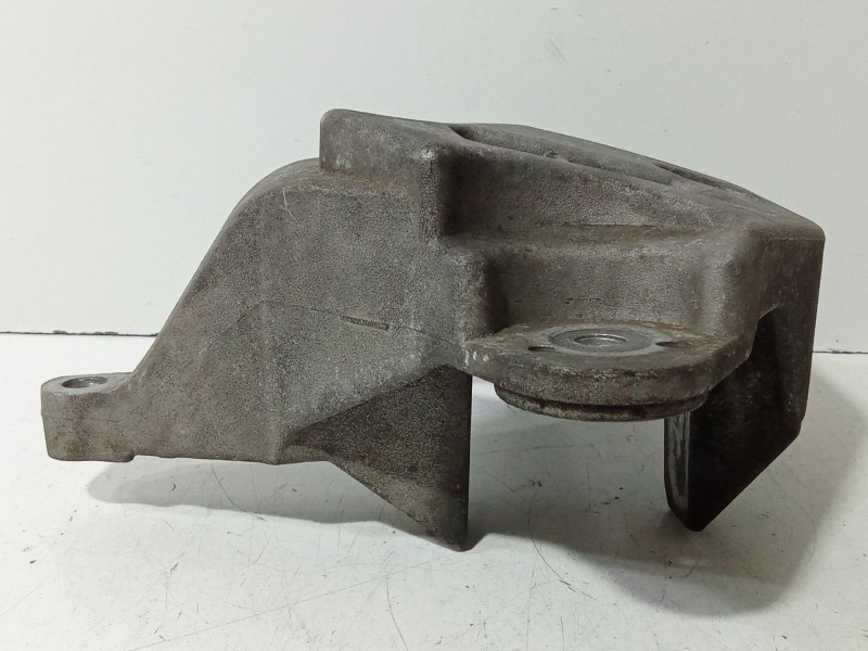 Recambio de soporte motor para renault clio ii (bb_, cb_) 1.5 dci (b/cb07) referencia OEM IAM 8200101849  