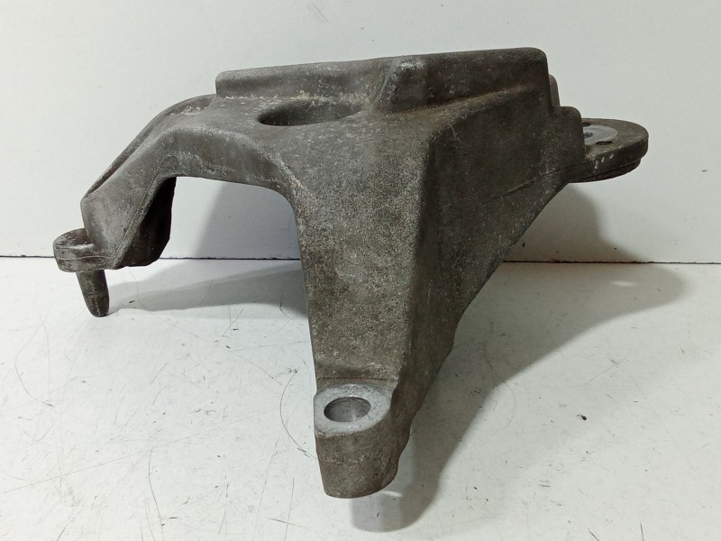 Recambio de soporte motor para renault clio ii (bb_, cb_) 1.5 dci (b/cb07) referencia OEM IAM 8200101849  