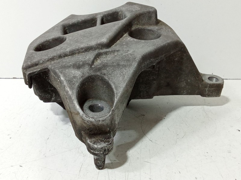 Recambio de soporte motor para renault clio ii (bb_, cb_) 1.5 dci (b/cb07) referencia OEM IAM 8200101849  