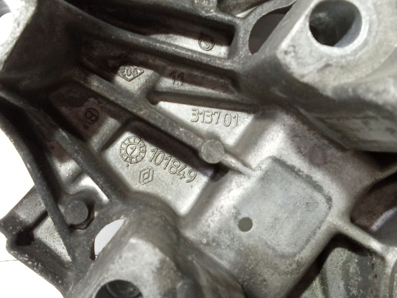 Recambio de soporte motor para renault clio ii (bb_, cb_) 1.5 dci (b/cb07) referencia OEM IAM 8200101849  