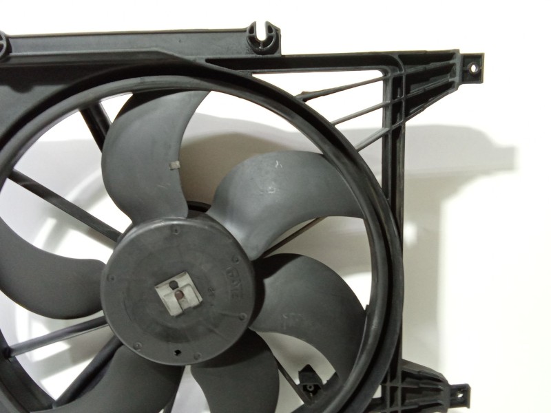 Recambio de electroventilador para renault clio ii (bb_, cb_) 1.5 dci (b/cb07) referencia OEM IAM 7700428659J  