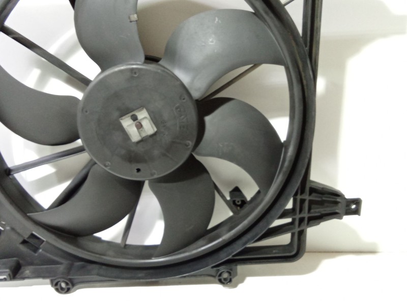 Recambio de electroventilador para renault clio ii (bb_, cb_) 1.5 dci (b/cb07) referencia OEM IAM 7700428659J  