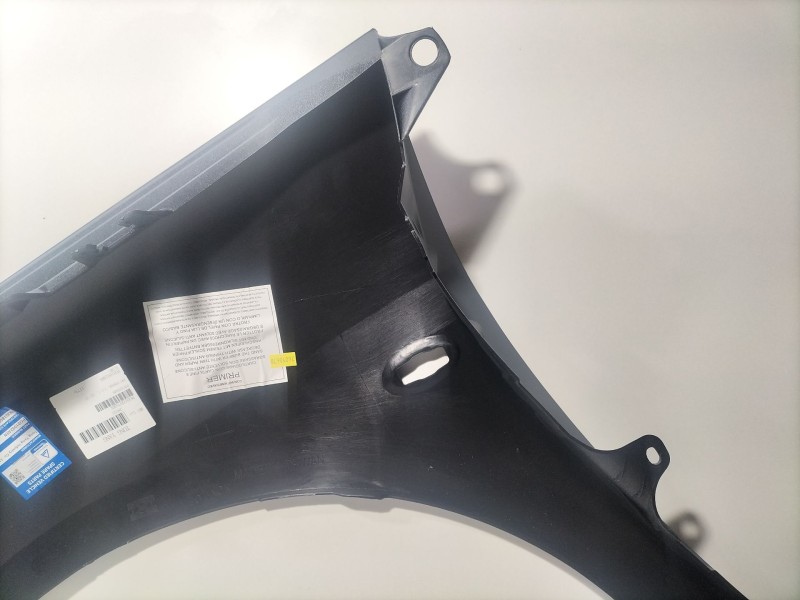 Recambio de aleta delantera derecha para peugeot 307 berlina (s2) d-sign referencia OEM IAM Peugeot 307  