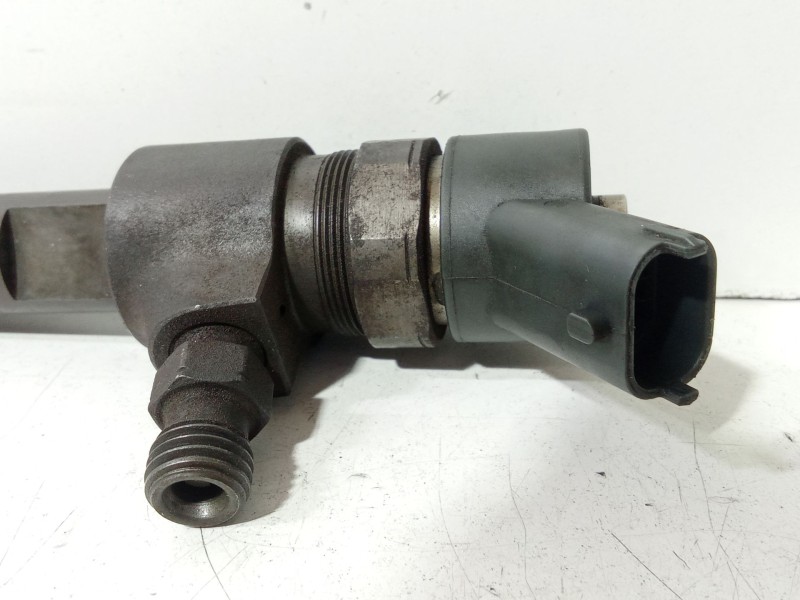 Recambio de inyector para opel astra h (a04) 1.9 cdti (l48) referencia OEM IAM 0445110165  