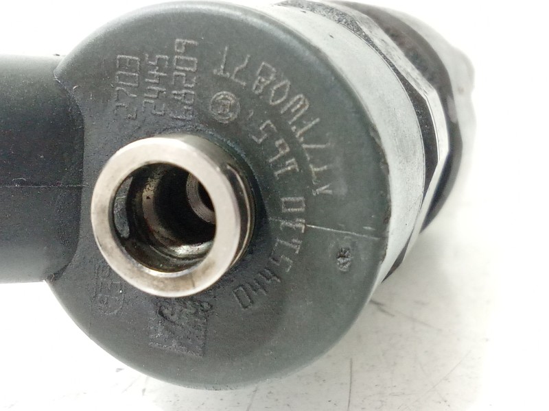 Recambio de inyector para opel astra h (a04) 1.9 cdti (l48) referencia OEM IAM 0445110165  