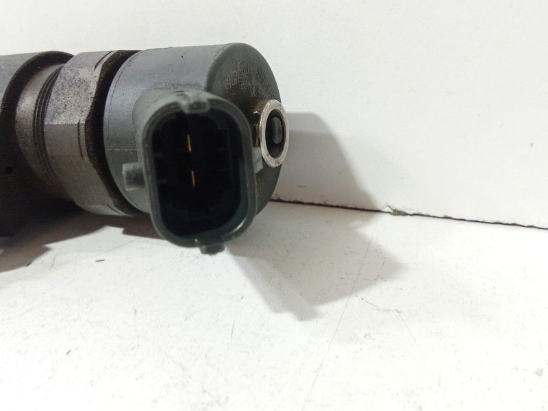 Recambio de inyector para opel astra h (a04) 1.9 cdti (l48) referencia OEM IAM 0445110165  