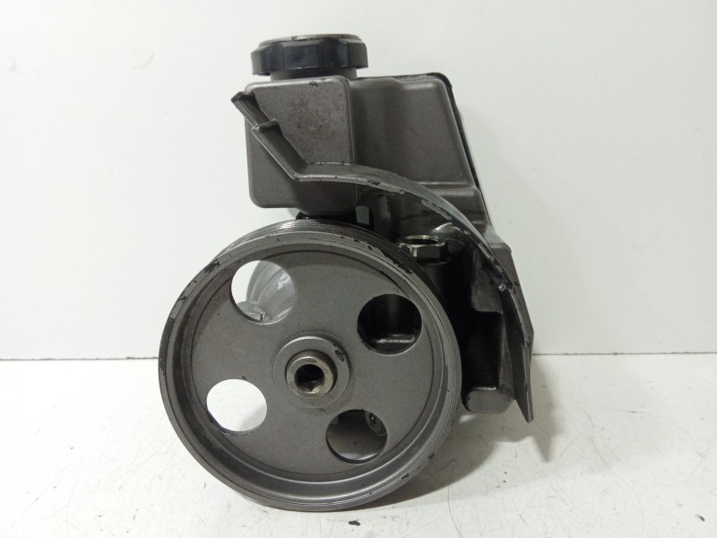 Recambio de bomba direccion para peugeot 206 berlina 1.9 diesel referencia OEM IAM 9638931980  