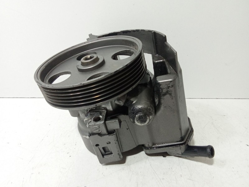 Recambio de bomba direccion para peugeot 206 berlina 1.9 diesel referencia OEM IAM 9638931980  