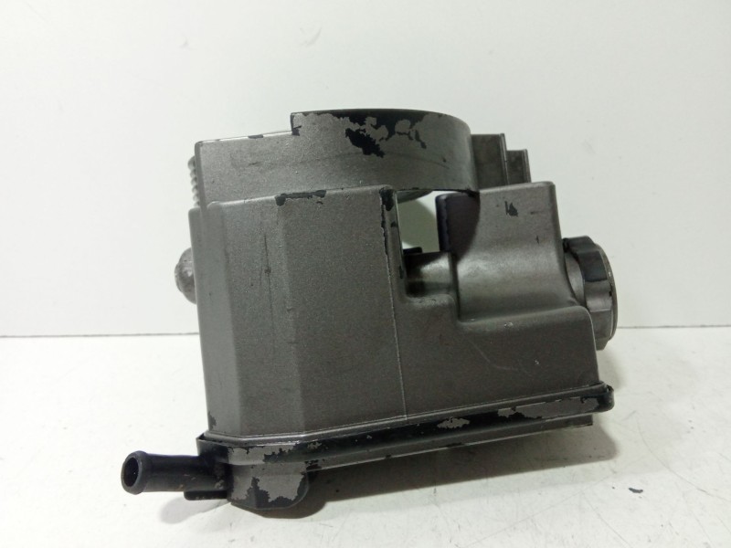 Recambio de bomba direccion para peugeot 206 berlina 1.9 diesel referencia OEM IAM 9638931980  