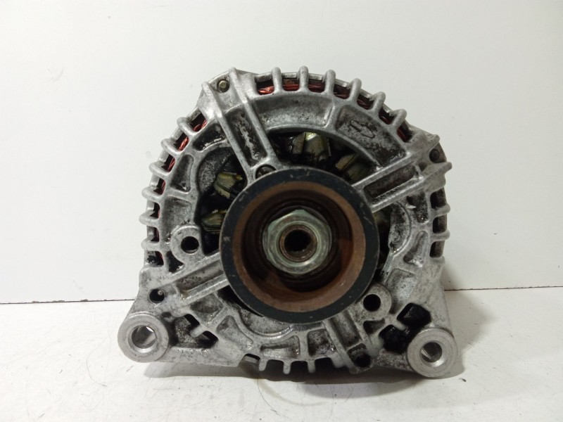 Recambio de alternador para peugeot 206 berlina 1.9 diesel referencia OEM IAM 9621791480  