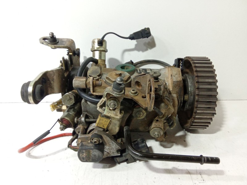 Recambio de bomba inyeccion para peugeot 206 berlina 1.9 diesel referencia OEM IAM R8448B182C  