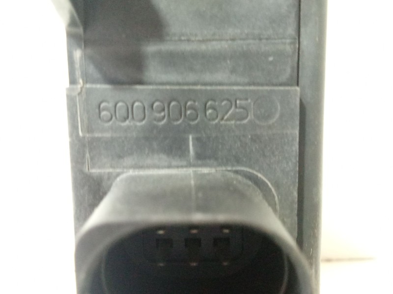 Recambio de caja valvulas para seat ibiza (6l1) 1.9 tdi referencia OEM IAM 6Q0906625  