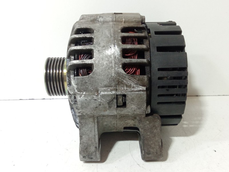 Recambio de alternador para peugeot 206 berlina xn referencia OEM IAM 96496111780  