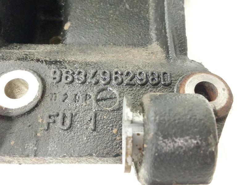 Recambio de soporte alternador para peugeot 206 berlina xn referencia OEM IAM 9634962980  