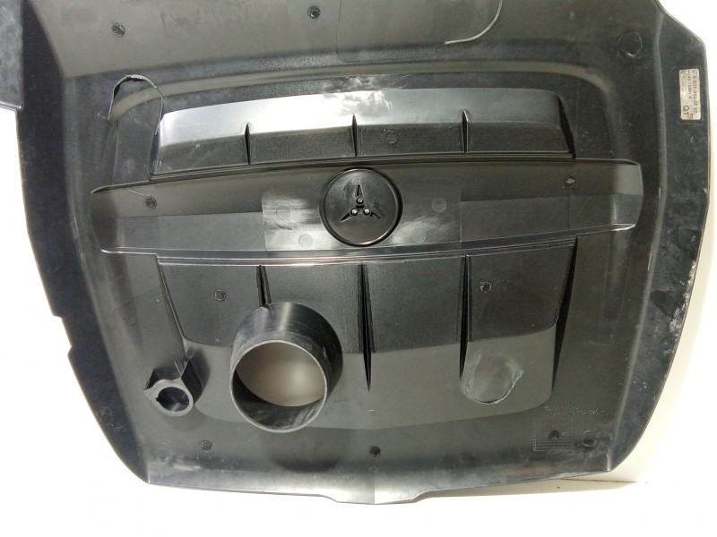 Recambio de tapa motor para mercedes-benz clase a (w176) a 180 cdi / d (176.012) referencia OEM IAM A6070100067  