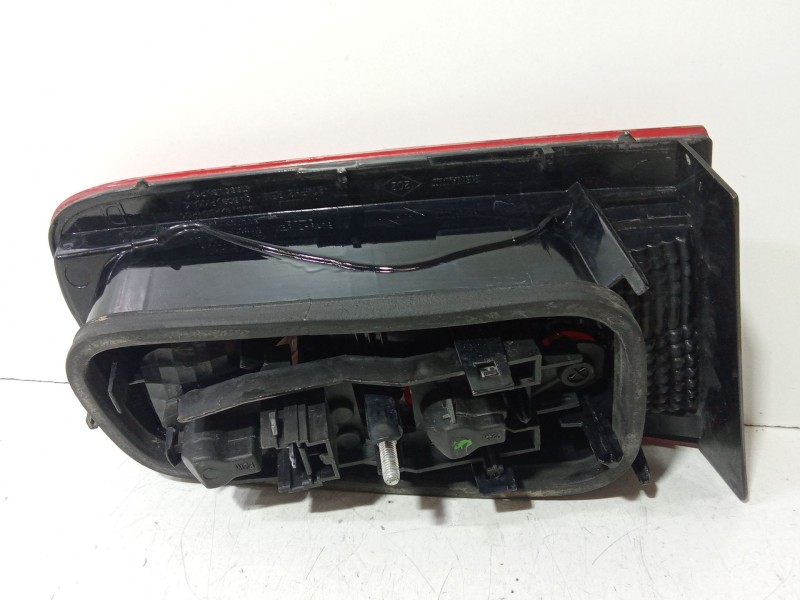 Recambio de piloto trasero derecho de porton para renault laguna ii (bg0) 1.9 dci diesel referencia OEM IAM 8200262111  