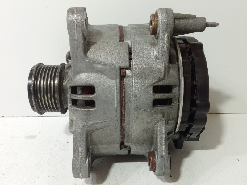 Recambio de alternador para audi a3 descapotable (8p7) 2.0 tdi referencia OEM IAM 06F903023F  