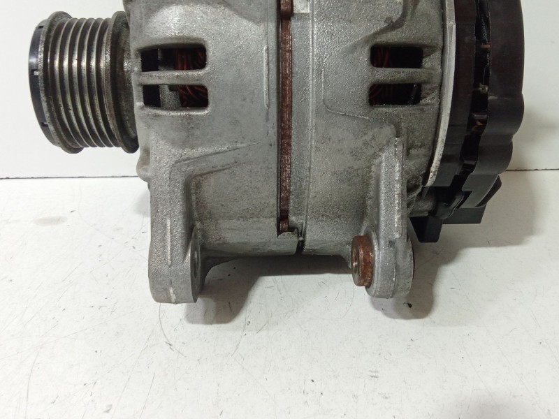 Recambio de alternador para audi a3 descapotable (8p7) 2.0 tdi referencia OEM IAM 06F903023F  