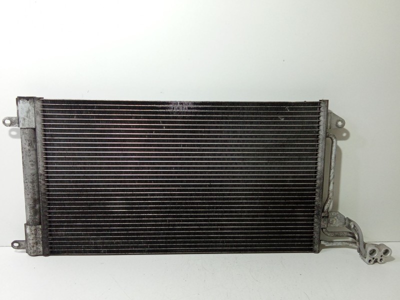 Recambio de condensador aire acondicionado para seat ibiza iv sc (6j1, 6p5) 1.2 referencia OEM IAM 6R0820411D  