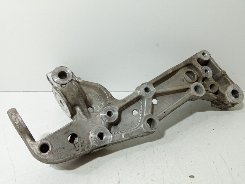 Recambio de soporte brazo suspension delantero izquierdo para volkswagen golf v (1k1) 1.9 tdi referencia OEM IAM 1K0199295E  