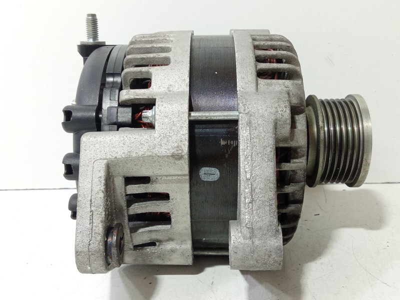 Recambio de alternador para chevrolet cruze (j300) 2.0 cdi referencia OEM IAM 13580078  