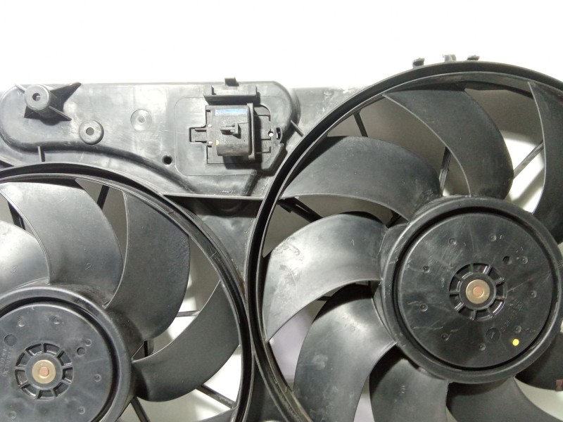 Recambio de electroventilador para chevrolet cruze (j300) 2.0 cdi referencia OEM IAM 13367377  