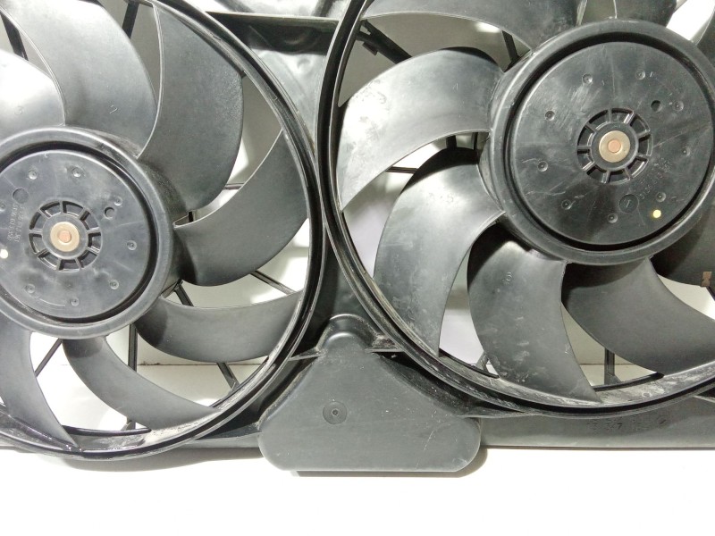 Recambio de electroventilador para chevrolet cruze (j300) 2.0 cdi referencia OEM IAM 13367377  