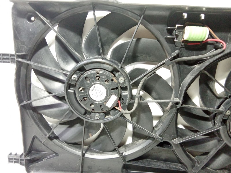 Recambio de electroventilador para chevrolet cruze (j300) 2.0 cdi referencia OEM IAM 13367377  