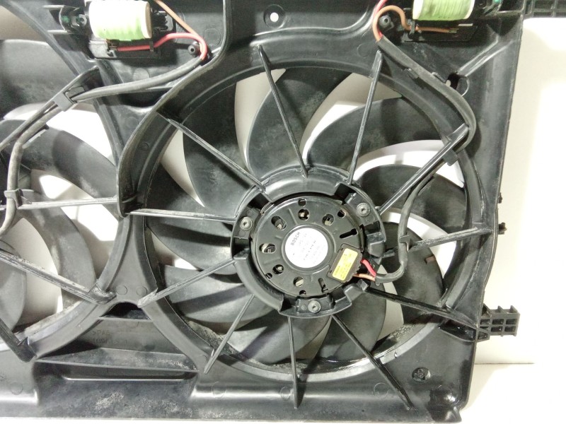 Recambio de electroventilador para chevrolet cruze (j300) 2.0 cdi referencia OEM IAM 13367377  