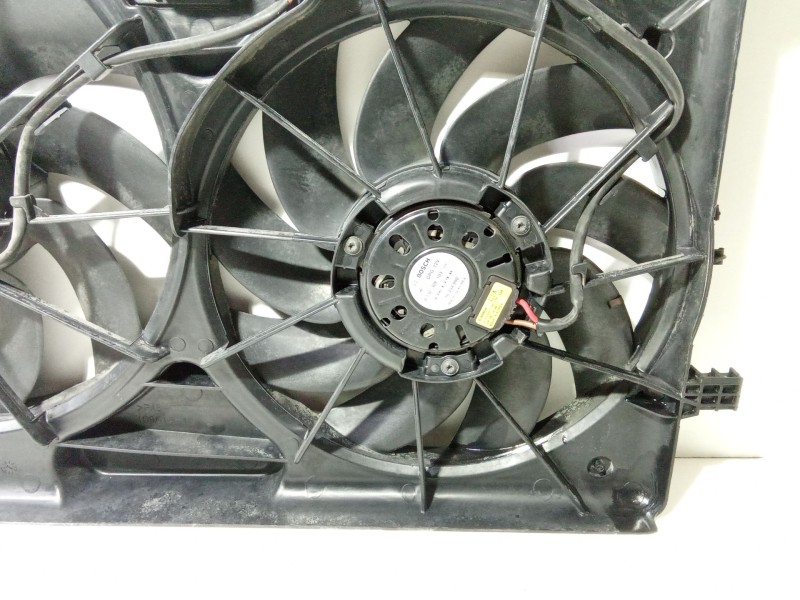 Recambio de electroventilador para chevrolet cruze (j300) 2.0 cdi referencia OEM IAM 13367377  