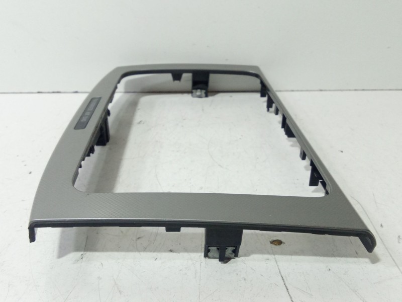 Recambio de moldura para volkswagen passat b6 (3c2) 2.0 tdi referencia OEM IAM 3C0858069M  