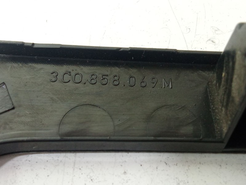 Recambio de moldura para volkswagen passat b6 (3c2) 2.0 tdi referencia OEM IAM 3C0858069M  