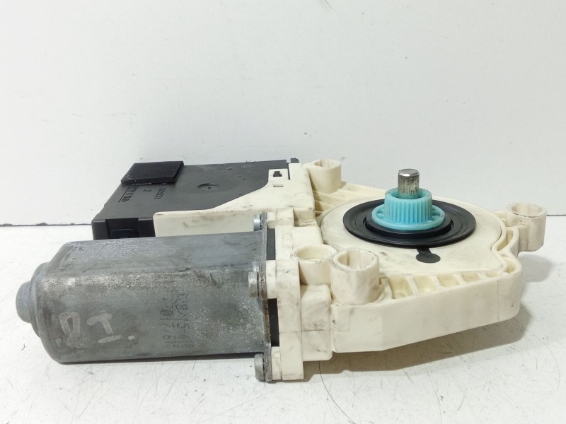 Recambio de motor elevalunas delantero izquierdo para volkswagen passat b6 (3c2) 2.0 tdi referencia OEM IAM 1K0959701P  