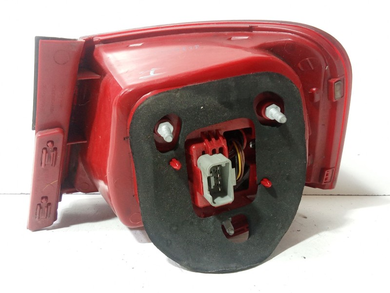 Recambio de piloto trasero izquierdo para volkswagen passat b6 (3c2) 2.0 tdi referencia OEM IAM 3C9945095N  