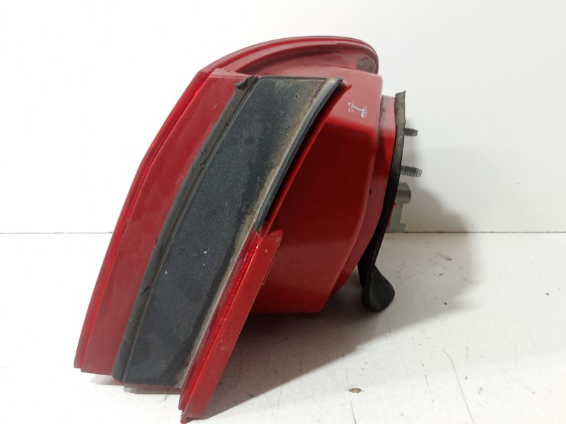 Recambio de piloto trasero izquierdo para volkswagen passat b6 (3c2) 2.0 tdi referencia OEM IAM 3C9945095N  