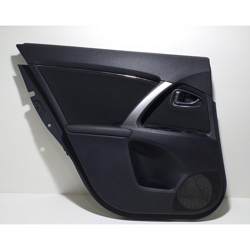 Recambio de guarnecido puerta trasera izquierda para toyota avensis cross sport (t27) comfort referencia OEM IAM 6778805010 5528