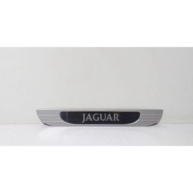 Recambio de molduras traseras para jaguar s-type 2.7 v6 diesel classic referencia OEM IAM 1R8313244AD 61724 