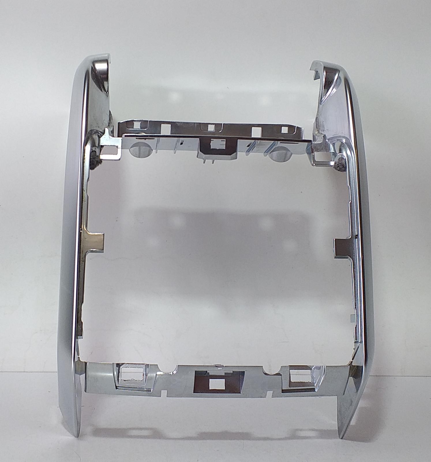 DK6267448A REAR DECORATIVE MOULDING / R / 70490 / 165243 FOR LAND ROVER RANGE RO