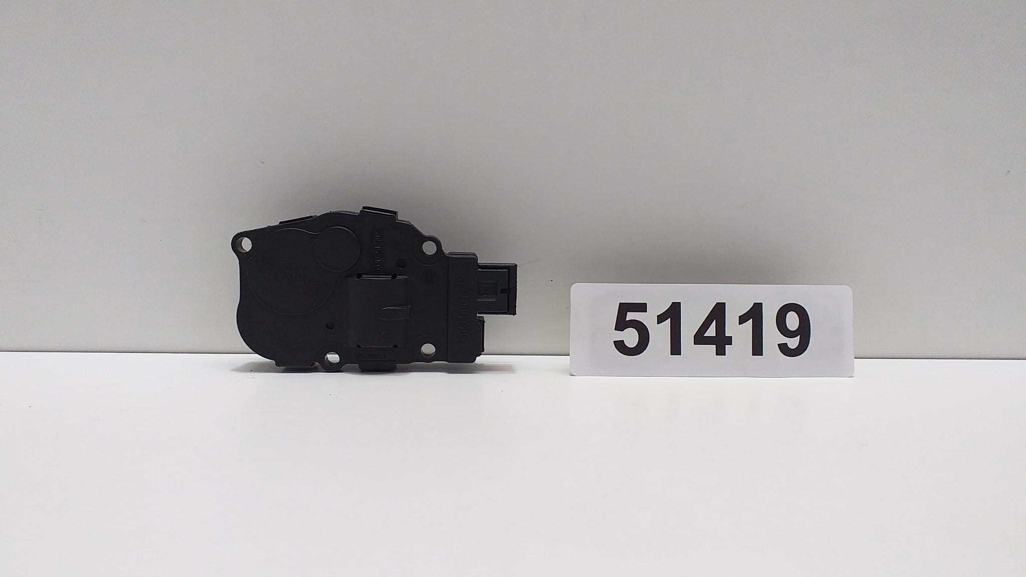 EFB330 MOTOR APERTURA TRAMPILLAS CLIMATIZADOR / 51419 / 145220 PARA AUDI A5 COUP