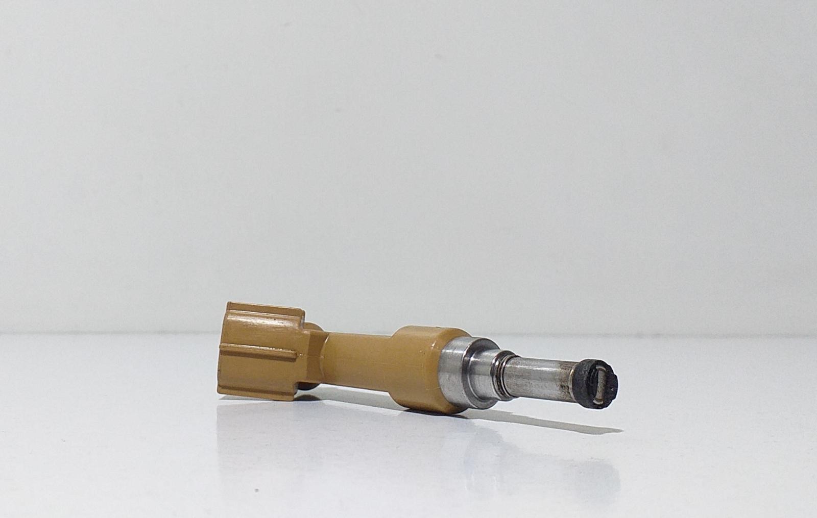 232500T030 INJECTOR / 67279 / 161938 FOR TOYOTA AURIS HYBRID ACTIVE - Picture 3 of 5